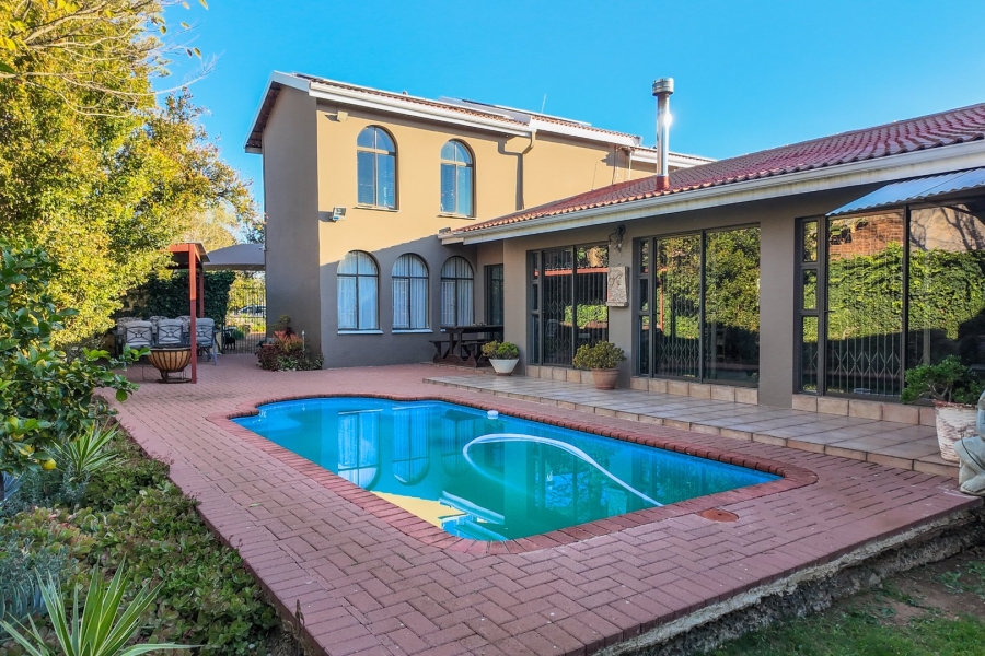 6 Bedroom Property for Sale in Heuwelsig Free State
